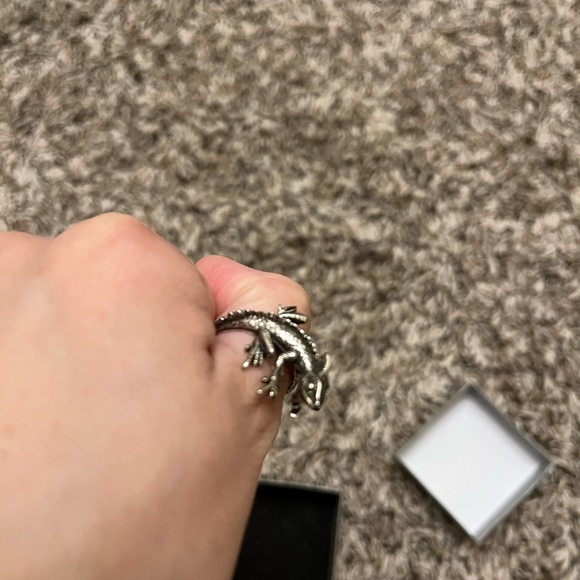 Ring - Picture 2 of 4